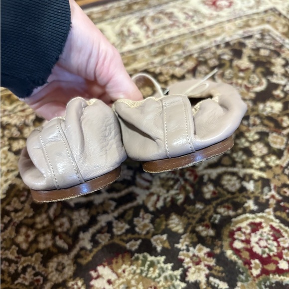 Valentino pale nude spiked ballet flats - Picture 6 of 7